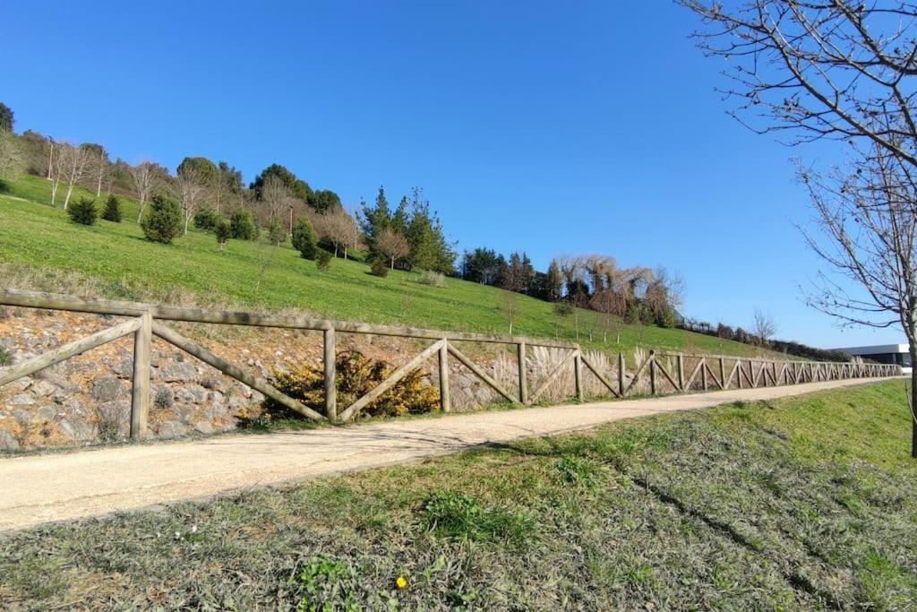 Atico Mirador Del Naranco, Parking Gratuito, Wifi, Zona Residencial Apartment Oviedo Exterior photo